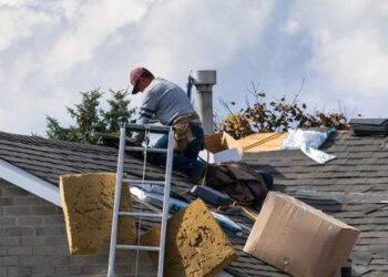 Why Choose Our Emergency Roof Repair Services? | Roofing contractor in ...